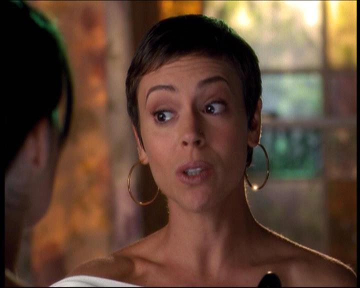 Charmed-Online-dot-net_605LovesAWitch0575.jpg Charmed-Online-dot-net_605LovesAWitch0575.jpg