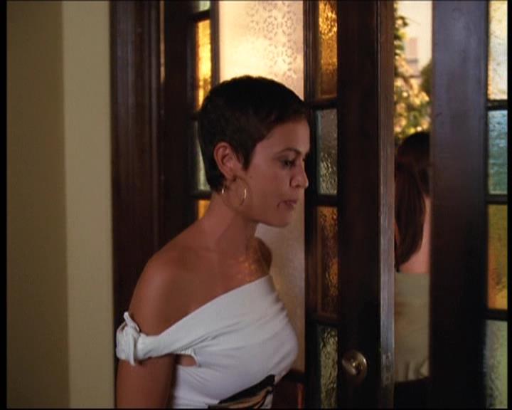 Charmed-Online-dot-net_605LovesAWitch0645.jpg Charmed-Online-dot-net_605LovesAWitch0645.jpg