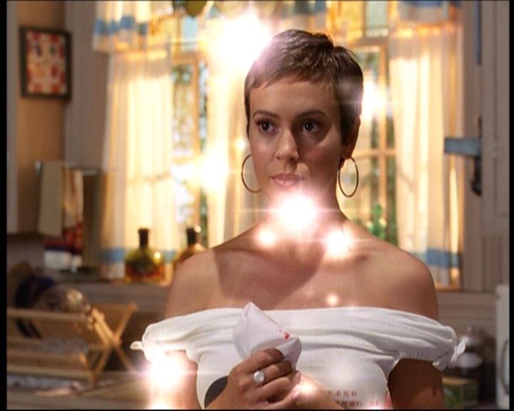 Charmed-Online-dot-net_605LovesAWitch0729.jpg Charmed-Online-dot-net_605LovesAWitch0729.jpg