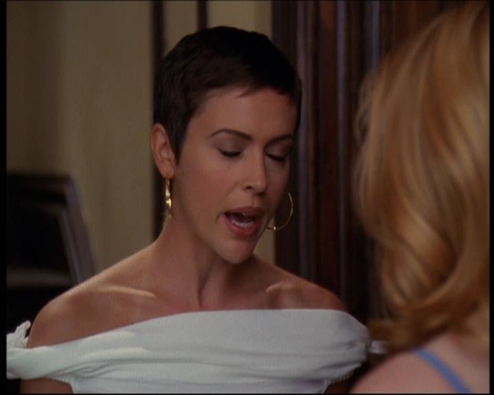 Charmed-Online-dot-net_605LovesAWitch1055.jpg Charmed-Online-dot-net_605LovesAWitch1055.jpg