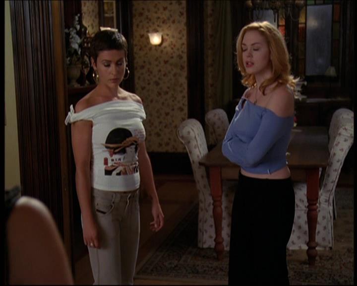 Charmed-Online-dot-net_605LovesAWitch1069.jpg Charmed-Online-dot-net_605LovesAWitch1069.jpg