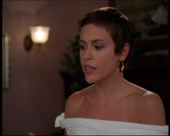 Charmed-Online-dot-net_605LovesAWitch1101.jpg