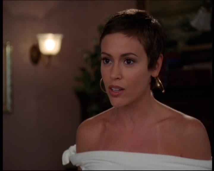 Charmed-Online-dot-net_605LovesAWitch1104.jpg Charmed-Online-dot-net_605LovesAWitch1104.jpg