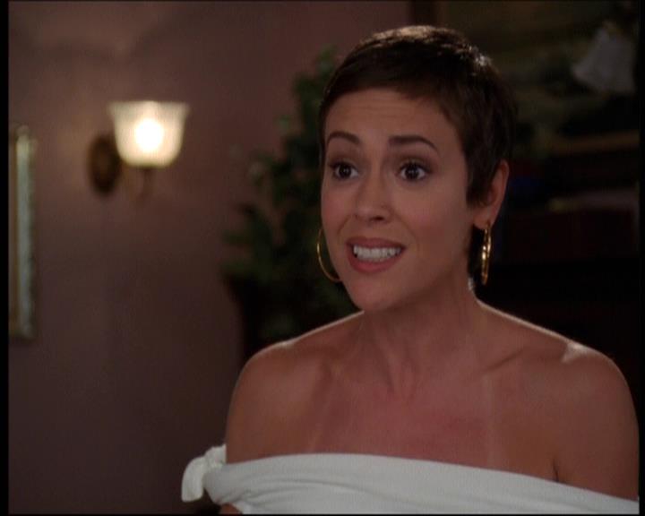 Charmed-Online-dot-net_605LovesAWitch1105.jpg
