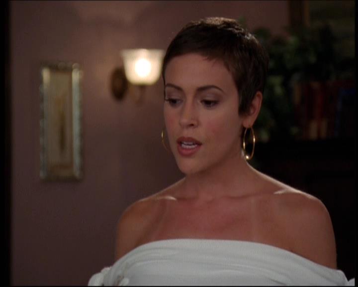 Charmed-Online-dot-net_605LovesAWitch1109.jpg Charmed-Online-dot-net_605LovesAWitch1109.jpg