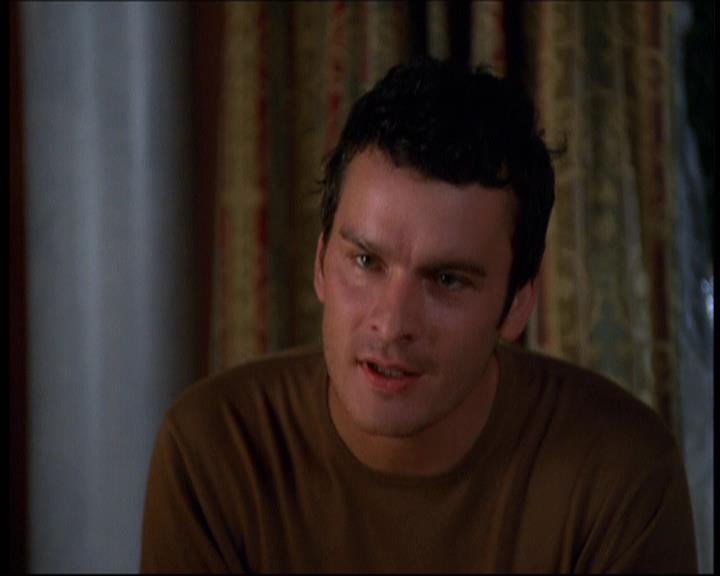 Charmed-Online-dot-net_605LovesAWitch1202.jpg Charmed-Online-dot-net_605LovesAWitch1202.jpg