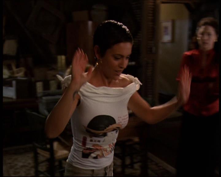 Charmed-Online-dot-net_605LovesAWitch1362.jpg