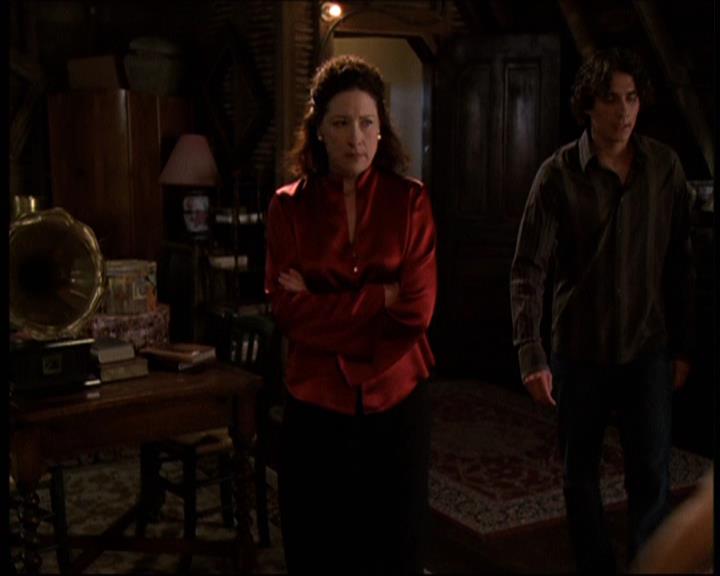 Charmed-Online-dot-net_605LovesAWitch1363.jpg Charmed-Online-dot-net_605LovesAWitch1363.jpg