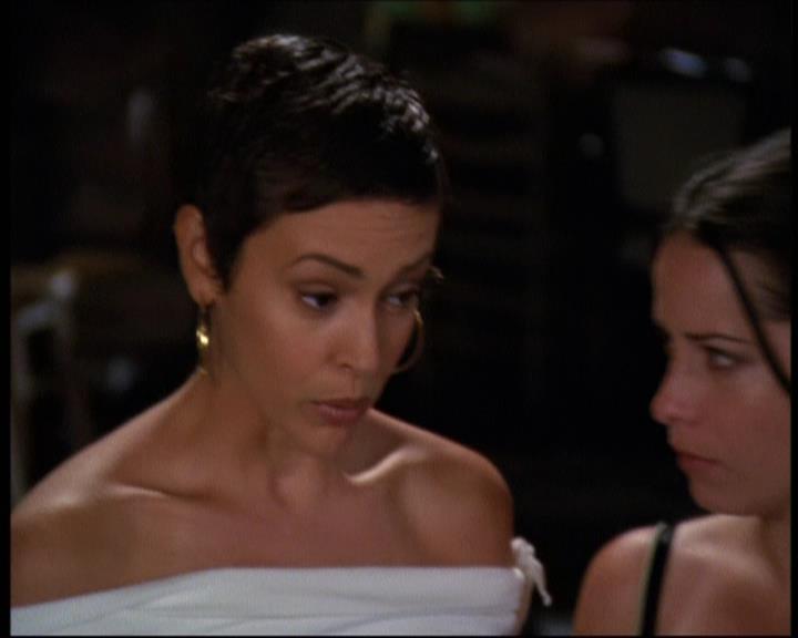 Charmed-Online-dot-net_605LovesAWitch1441.jpg Charmed-Online-dot-net_605LovesAWitch1441.jpg