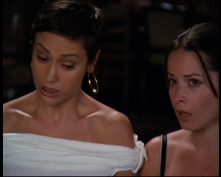 Charmed-Online-dot-net_605LovesAWitch1442.jpg Charmed-Online-dot-net_605LovesAWitch1442.jpg