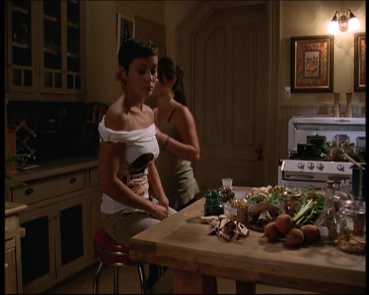 Charmed-Online-dot-net_605LovesAWitch1564.jpg Charmed-Online-dot-net_605LovesAWitch1564.jpg