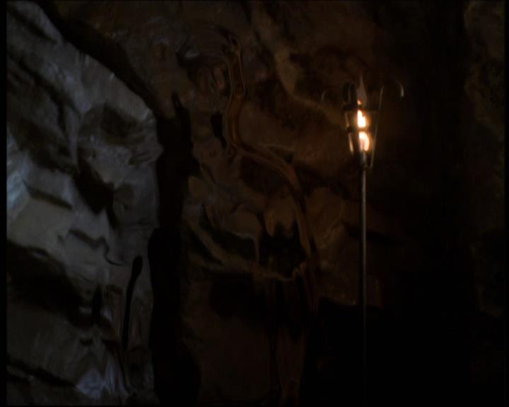 Charmed-Online-dot-net_605LovesAWitch1704.jpg Charmed-Online-dot-net_605LovesAWitch1704.jpg