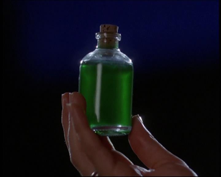 Charmed-Online-dot-net_605LovesAWitch1756.jpg Charmed-Online-dot-net_605LovesAWitch1756.jpg