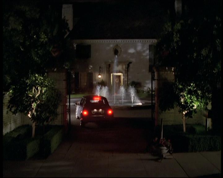 Charmed-Online-dot-net_605LovesAWitch1801.jpg Charmed-Online-dot-net_605LovesAWitch1801.jpg