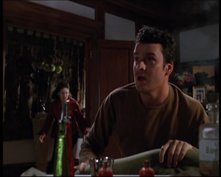 Charmed-Online-dot-net_605LovesAWitch1814.jpg Charmed-Online-dot-net_605LovesAWitch1814.jpg