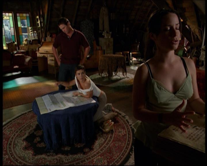 Charmed-Online-dot-net_605LovesAWitch1945.jpg Charmed-Online-dot-net_605LovesAWitch1945.jpg