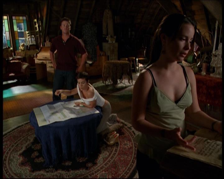 Charmed-Online-dot-net_605LovesAWitch1948.jpg Charmed-Online-dot-net_605LovesAWitch1948.jpg