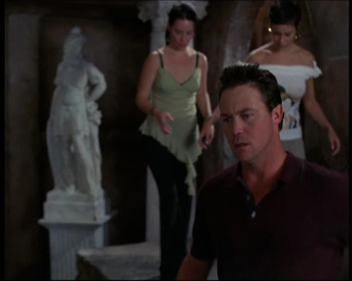 Charmed-Online-dot-net_605LovesAWitch2000.jpg Charmed-Online-dot-net_605LovesAWitch2000.jpg