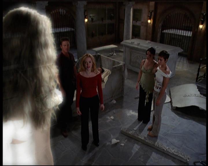 Charmed-Online-dot-net_605LovesAWitch2029.jpg Charmed-Online-dot-net_605LovesAWitch2029.jpg