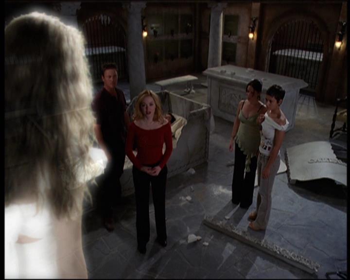 Charmed-Online-dot-net_605LovesAWitch2030.jpg Charmed-Online-dot-net_605LovesAWitch2030.jpg