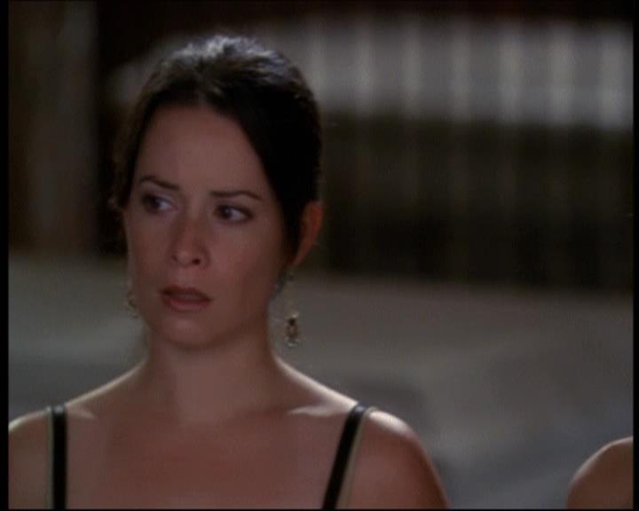 Charmed-Online-dot-net_605LovesAWitch2042.jpg Charmed-Online-dot-net_605LovesAWitch2042.jpg