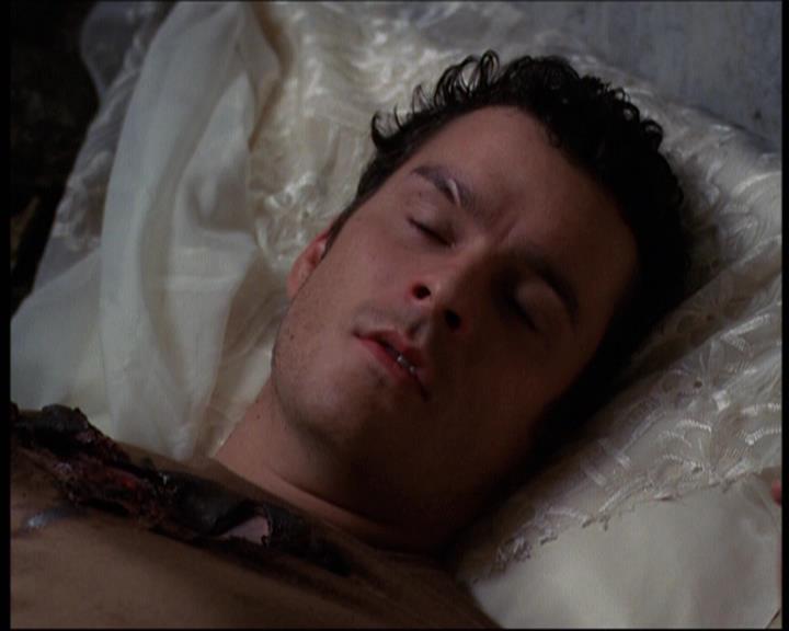 Charmed-Online-dot-net_605LovesAWitch2068.jpg Charmed-Online-dot-net_605LovesAWitch2068.jpg