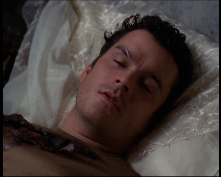 Charmed-Online-dot-net_605LovesAWitch2075.jpg Charmed-Online-dot-net_605LovesAWitch2075.jpg