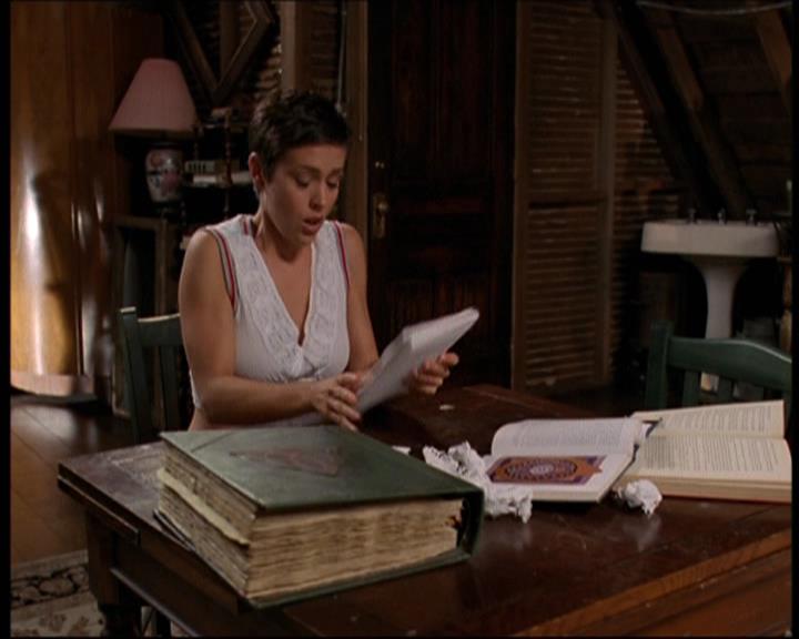 Charmed-Online-dot-net_605LovesAWitch2125.jpg Charmed-Online-dot-net_605LovesAWitch2125.jpg