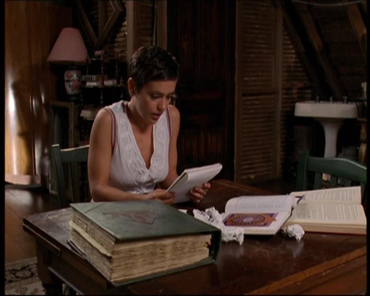 Charmed-Online-dot-net_605LovesAWitch2127.jpg Charmed-Online-dot-net_605LovesAWitch2127.jpg