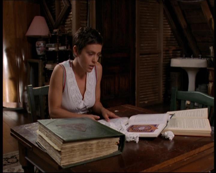 Charmed-Online-dot-net_605LovesAWitch2132.jpg Charmed-Online-dot-net_605LovesAWitch2132.jpg