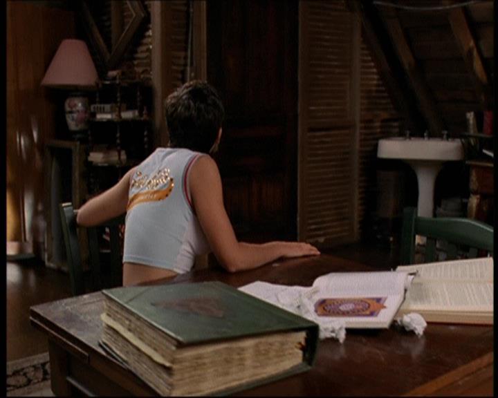 Charmed-Online-dot-net_605LovesAWitch2133.jpg Charmed-Online-dot-net_605LovesAWitch2133.jpg