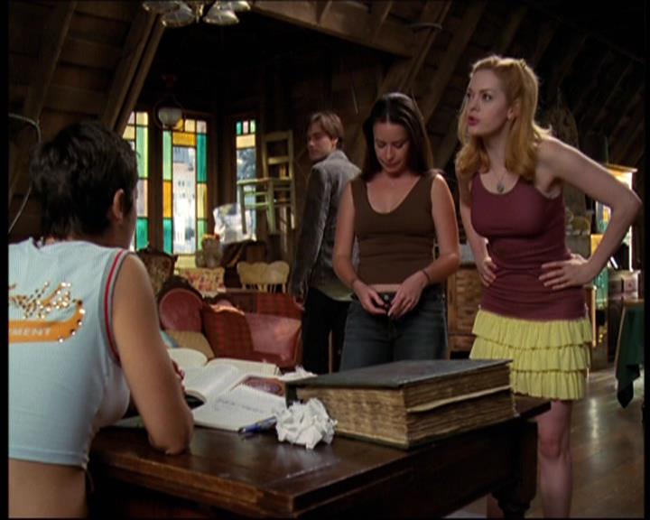 Charmed-Online-dot-net_605LovesAWitch2142.jpg Charmed-Online-dot-net_605LovesAWitch2142.jpg