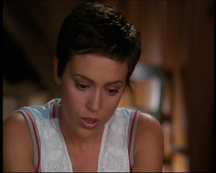 Charmed-Online-dot-net_605LovesAWitch2150.jpg Charmed-Online-dot-net_605LovesAWitch2150.jpg