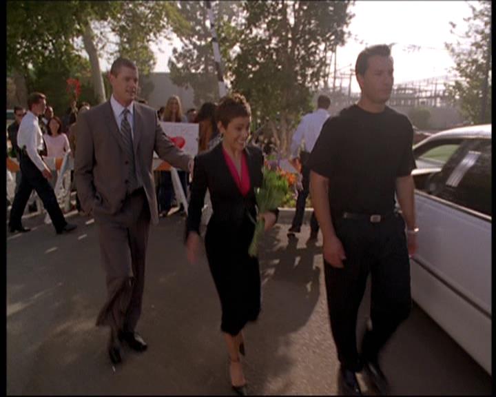 Charmed-Online-dot-net_606MyThreeWitches1037.jpg Charmed-Online-dot-net_606MyThreeWitches1037.jpg