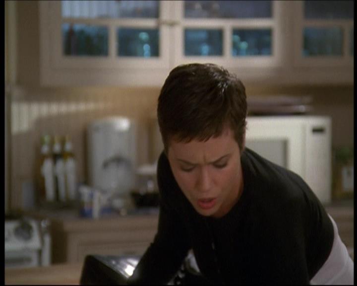 Charmed-Online-dot-net_607SoulSurvivor0215.jpg Charmed-Online-dot-net_607SoulSurvivor0215.jpg