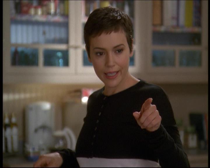 Charmed-Online-dot-net_607SoulSurvivor0265.jpg Charmed-Online-dot-net_607SoulSurvivor0265.jpg