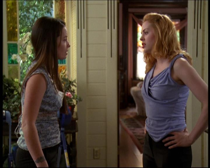 Charmed-Online-dot-net_607SoulSurvivor1077.jpg Charmed-Online-dot-net_607SoulSurvivor1077.jpg