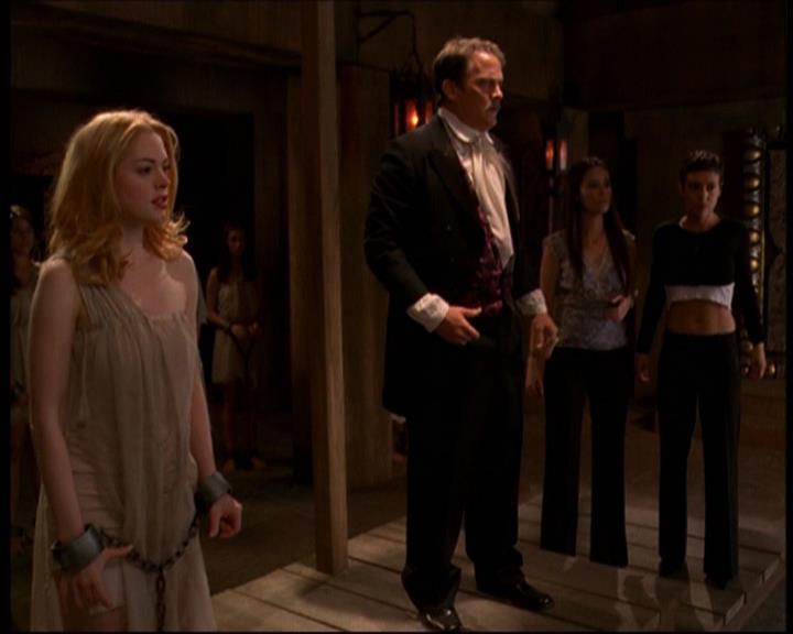 Charmed-Online-dot-net_607SoulSurvivor2028.jpg Charmed-Online-dot-net_607SoulSurvivor2028.jpg