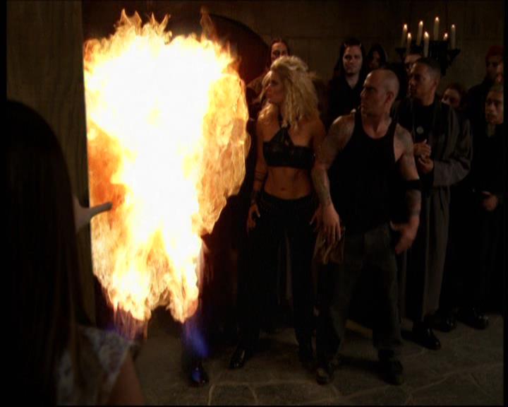 Charmed-Online-dot-net_607SoulSurvivor2034.jpg Charmed-Online-dot-net_607SoulSurvivor2034.jpg