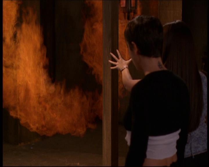 Charmed-Online-dot-net_607SoulSurvivor2044.jpg Charmed-Online-dot-net_607SoulSurvivor2044.jpg