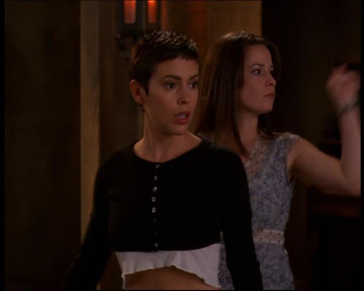 Charmed-Online-dot-net_607SoulSurvivor2046.jpg Charmed-Online-dot-net_607SoulSurvivor2046.jpg