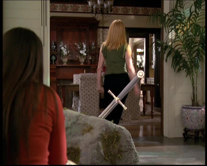 Charmed-Online-dot-net_608SwordAndTheCity0602.jpg