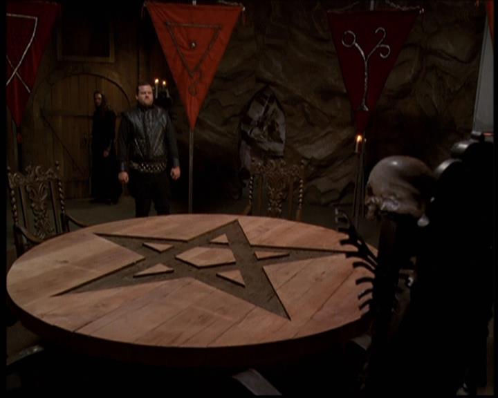 Charmed-Online-dot-net_608SwordAndTheCity0648.jpg Charmed-Online-dot-net_608SwordAndTheCity0648.jpg