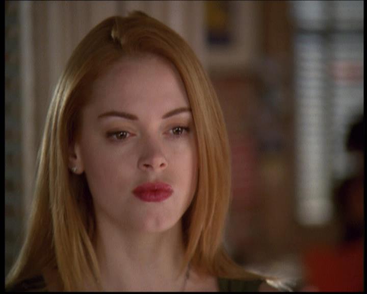 Charmed-Online-dot-net_608SwordAndTheCity0966.jpg Charmed-Online-dot-net_608SwordAndTheCity0966.jpg