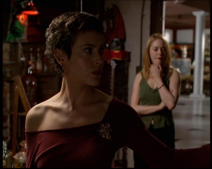 Charmed-Online-dot-net_608SwordAndTheCity1324.jpg Charmed-Online-dot-net_608SwordAndTheCity1324.jpg