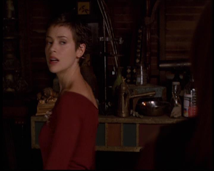 Charmed-Online-dot-net_608SwordAndTheCity1325.jpg Charmed-Online-dot-net_608SwordAndTheCity1325.jpg