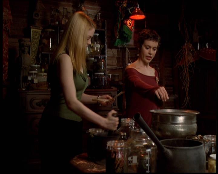 Charmed-Online-dot-net_608SwordAndTheCity1454.jpg Charmed-Online-dot-net_608SwordAndTheCity1454.jpg