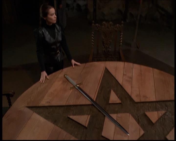 Charmed-Online-dot-net_608SwordAndTheCity1582.jpg Charmed-Online-dot-net_608SwordAndTheCity1582.jpg