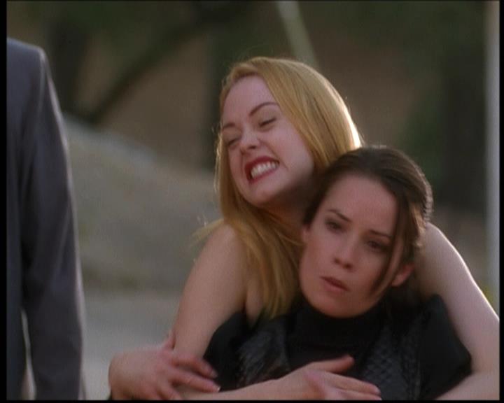 Charmed-Online-dot-net_608SwordAndTheCity1798.jpg Charmed-Online-dot-net_608SwordAndTheCity1798.jpg