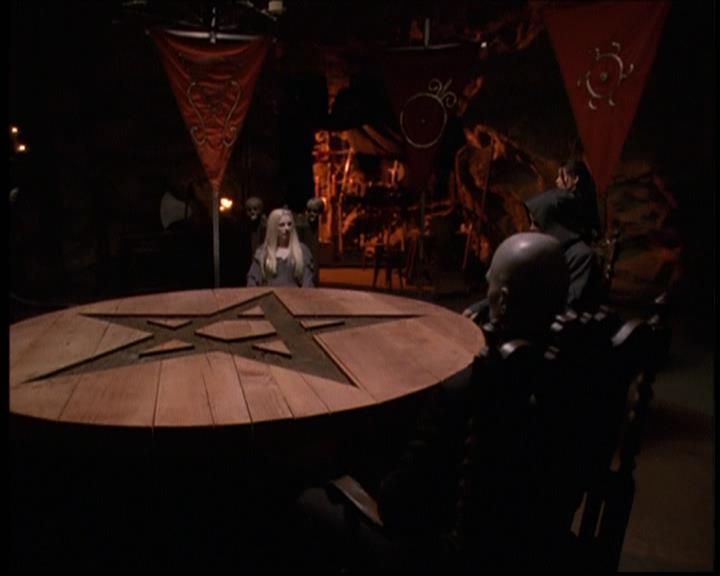 Charmed-Online-dot-net_608SwordAndTheCity1833.jpg Charmed-Online-dot-net_608SwordAndTheCity1833.jpg